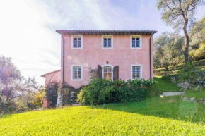 La Casa Dei Limoni, Camaiore, Toscana, Indipendent House With Private Outdoor Garden, Camaiore